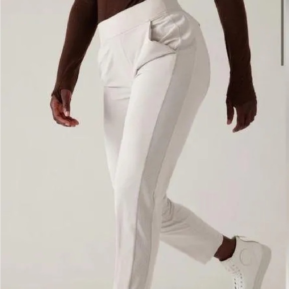 ATHLETA Abalone Cream Brooklyn Ankle Pant - Size 6 - Picture 2 of 4